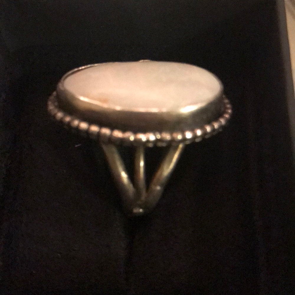 Silver ring with mother of pearl stone